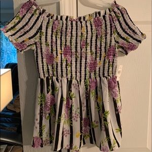 NWT Super cute off the shoulder smocked shirt